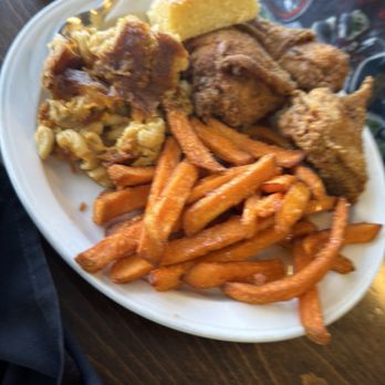 Shugs - Shugs Fried Chicken, sweet potato fries, mac n cheese - Southern Near Me - Summerville, South Carolina Shugs - Shugs Fried Chicken, sweet potato fries, mac n cheese - Southern Near Me - Summerville, South Carolina