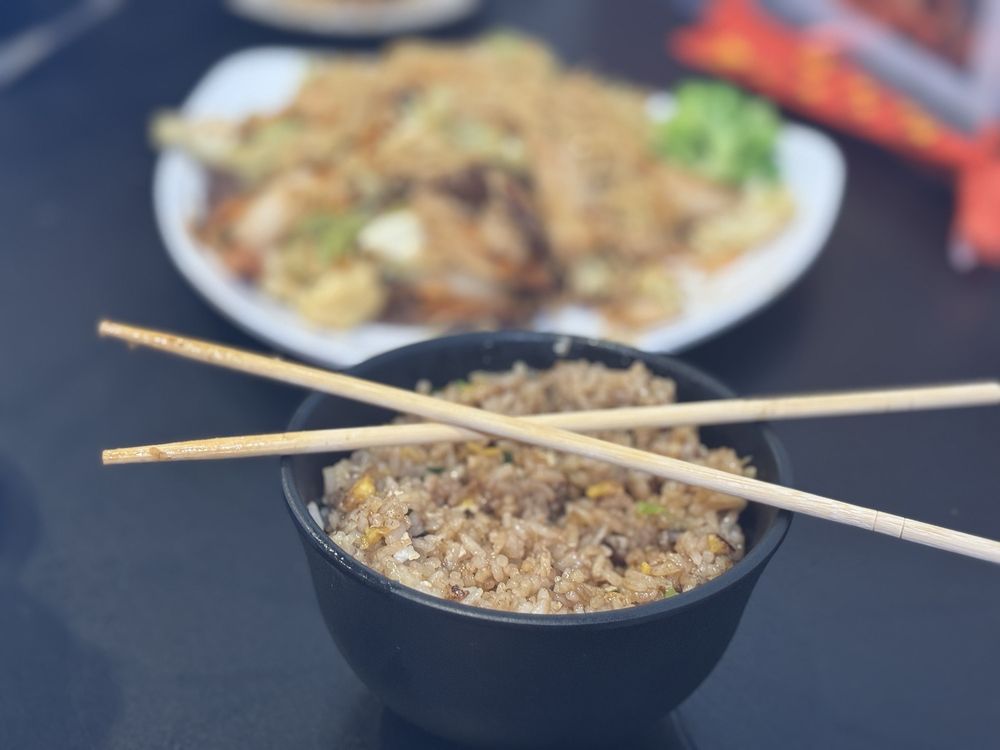 Food from Maki Asian Bowls