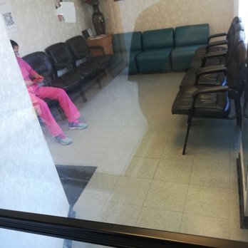 Dr Liu's Clinic - Nurse browsing on her phone, ignoring me standing outside for almost an hour with no patients inside the waiting room - Family Practice Near Me - Chicago, Illinois Dr Liu's Clinic - Nurse browsing on her phone, ignoring me standing outside for almost an hour with no patients inside the waiting room - Family Practice Near Me - Chicago, Illinois
