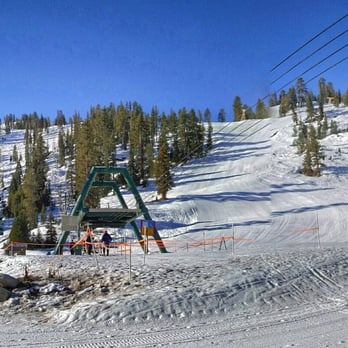 China Peak Ski Resort - Beautiful blue-bird day at the Peak. - Ski Resorts Near Me - Lakeshore, California China Peak Ski Resort - Beautiful blue-bird day at the Peak. - Ski Resorts Near Me - Lakeshore, California