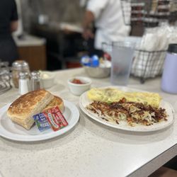 Red Hill Coffee Shop - Veggie omelette with well done hash-browns and sourdough toast.
