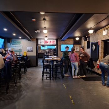 Clover Lincoln Park - Sports Bars Near Me - Chicago, Illinois