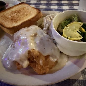 Clear Springs Restaurant - Chicken fried chicken w mash potatoes and gravy and steamed vegetables - American Near Me - Nacogdoches, Texas Clear Springs Restaurant - Chicken fried chicken w mash potatoes and gravy and steamed vegetables - American Near Me - Nacogdoches, Texas