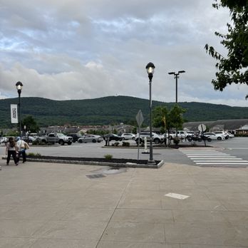 Woodbury Common Premium Outlets - Shopping Centers Near Me - Central Valley, New York Woodbury Common Premium Outlets - Shopping Centers Near Me - Central Valley, New York
