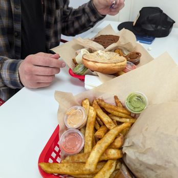 Rg Kitchen - Burgers Near Me - Fairfield, California
