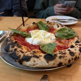 Fiorella - Sunset - Burrata Pie - Italian Near Me - San Francisco, California