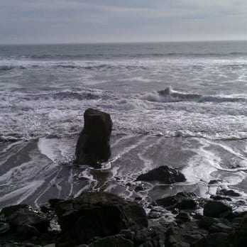 Red Rock Beach - Best rock on the beach - Beaches Near Me Red Rock Beach - Best rock on the beach - Beaches Near Me