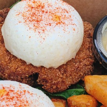Breaking Dawn Brunch - Crab cake Benedict!! The egg is beautifully and perfectly poached!  Wow!! - Breakfast & Brunch Near Me - Los Gatos, California