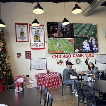 A Chicago Bite - Dining room - Chicken Wings Near Me - Schertz, Texas