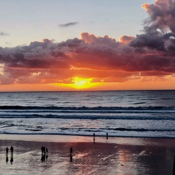 Surfer Beach Hotel - San Diego, CA
