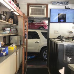 Clausen's Service center - Waiting area