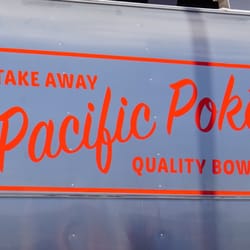 Poke Bowl Oslo - Pacific Poke, delicious food out of a shiny camper