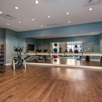 Avenue 80 - Apartments Near Me - Overland Park, Kansas