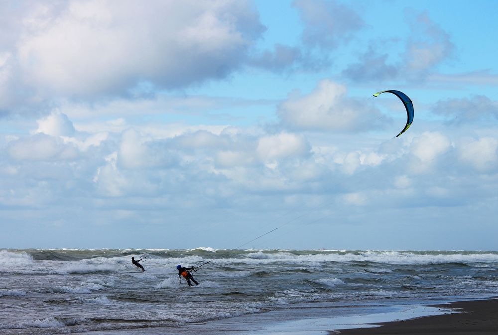 Ever Surf & Sail Logo