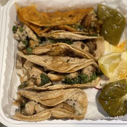 El Taquito Leon - Chicken tacos