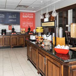 Hampton Inn & Suites Nashville-Green Hills - Breakfast Area