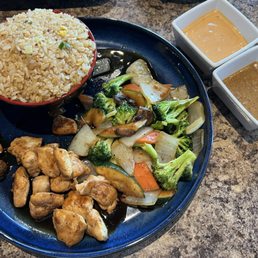 Lunch chicken Habachi with added ginger and yum yum sauces. Delicious!