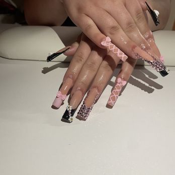 Merlexieglamlab - Barbie core vibes with a luxurious twist - Nail Technicians Near Me - Visalia, California Merlexieglamlab - Barbie core vibes with a luxurious twist - Nail Technicians Near Me - Visalia, California