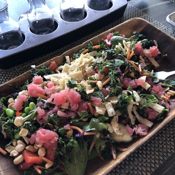 Raven's View - Ahi Tuna Salad - Pubs Near Me - Cave Creek, Arizona