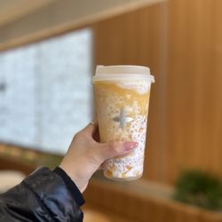 Molly Tea - Jasmine Mango Smoothie   | IG: @lisaeatsf