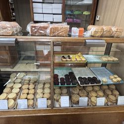 Spatz Bakery - Cookies, muffins/cupcakes, bread
