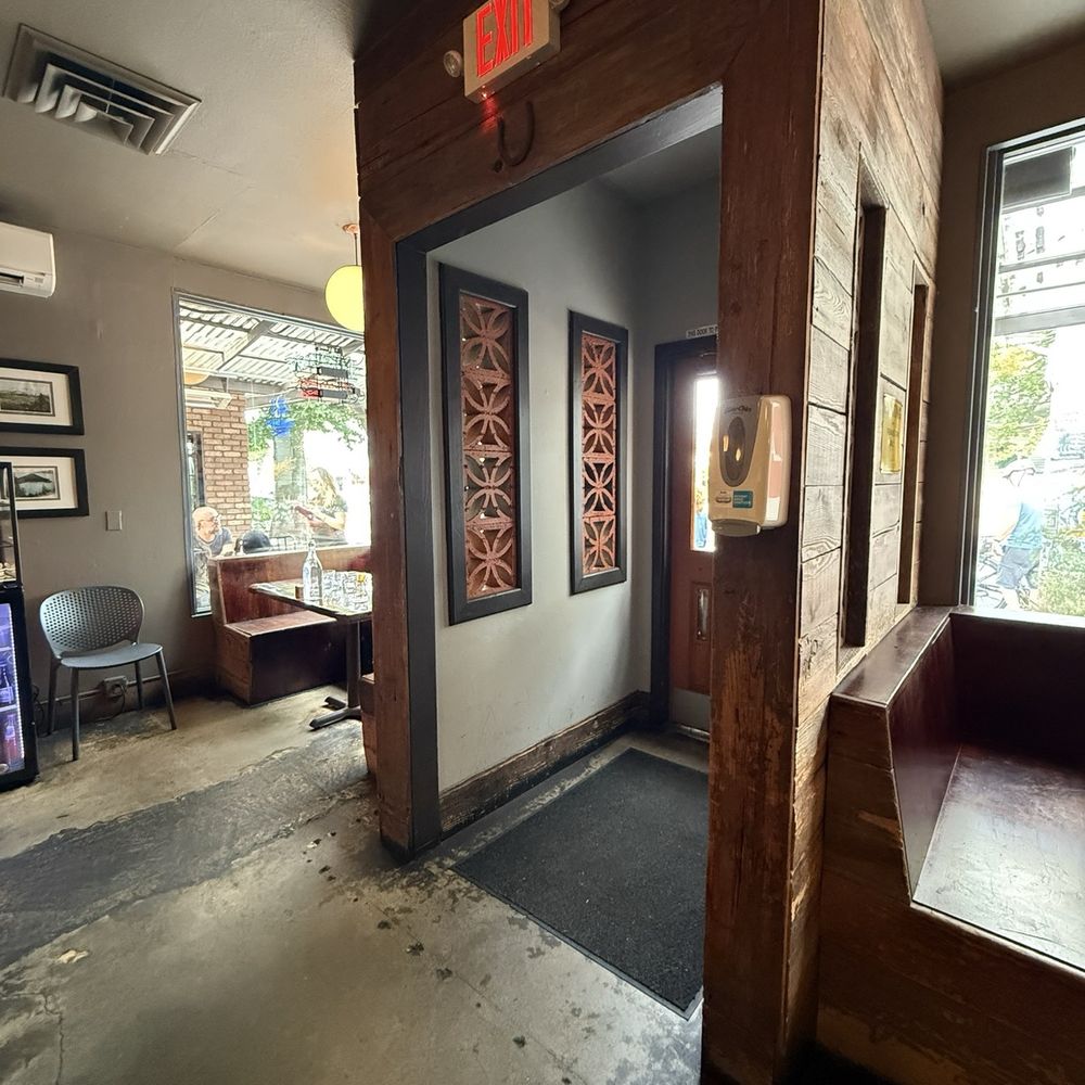 Oak - Burgers Near Me - Seattle, Washington Oak - Burgers Near Me - Seattle, Washington