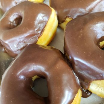 Snowflake Donuts & Bakery - Bakeries Near Me - Baytown, Texas