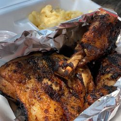 Mumsy's Caribbean Grill - BBQ chicken meal with Mac nut cheese so creamy!