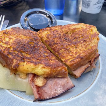 Mon Vert Cafe - Monte Vert Cristo - Cafes Near Me - Woodstock, Vermont