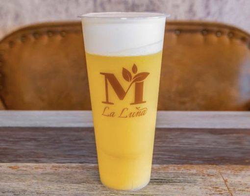 La Luna Tea and Dessert Bar by null