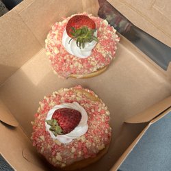 The Donut Factory - Strawberry Crunch
