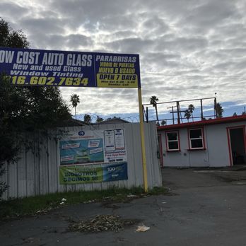Low Cost Auto Glass - Car Window Tinting Near Me - Sacramento, California Low Cost Auto Glass - Car Window Tinting Near Me - Sacramento, California