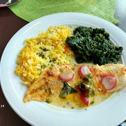 Das Bistro - Fish fillet, spinach leaves, vegetable rice