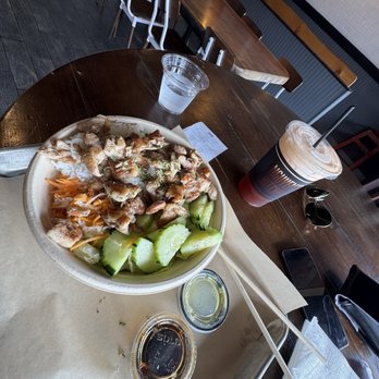 Nguyen's Kitchen - Chicken bowl and Thai tea - Vietnamese Near Me - Costa Mesa, California Nguyen's Kitchen - Chicken bowl and Thai tea - Vietnamese Near Me - Costa Mesa, California