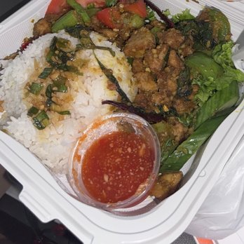 Monorom Cambodian Restaurant - Lemon grass chicken with veggies and sauce - Cambodian Near Me - Long Beach, California Monorom Cambodian Restaurant - Lemon grass chicken with veggies and sauce - Cambodian Near Me - Long Beach, California