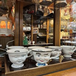 Sherman Oaks Antique Mall - Cups
