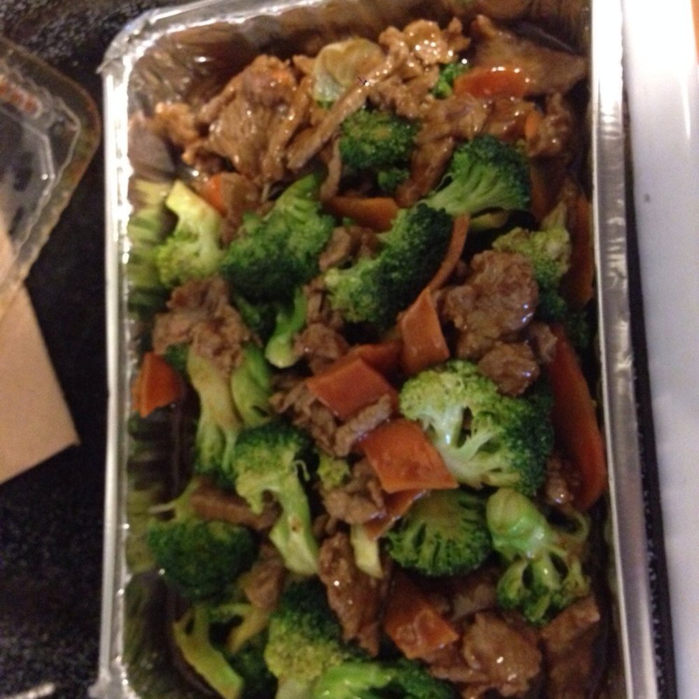 China Dragon - Large beef and broccoli. Large entrees come with rice. Lots of tender beef, very tasty. - Chinese Near Me - Madison, Alabama China Dragon - Large beef and broccoli. Large entrees come with rice. Lots of tender beef, very tasty. - Chinese Near Me - Madison, Alabama