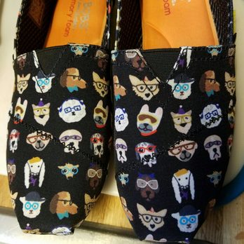 DSW Designer Shoe Warehouse - So cute, great find. - Shoe Stores Near Me - Glen Allen, Virginia