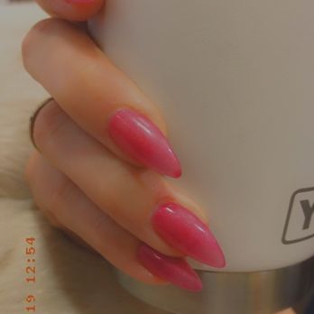 Nails La Vie - Nail Salons Near Me - Honolulu, Hawaii
