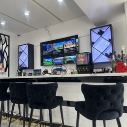 A La Mode Nail Spa & Lounge - Bar area not sure if customers can use it