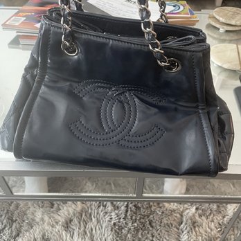 Santana Leather Care - Before (creased and collapsed bag) - Shoe Repair Near Me - Atlanta, Georgia Santana Leather Care - Before (creased and collapsed bag) - Shoe Repair Near Me - Atlanta, Georgia