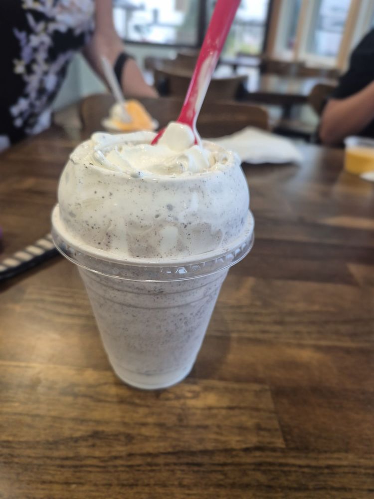 MR DIVOTS - TEMP. CLOSED - Updated March 2026 - 26 Photos & 28 Reviews ...