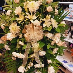 Eiseltown Flowers & Gifts