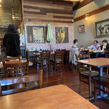 Kao Sarn Thai Cuisine - Interior - Thai Near Me - Richmond, California Kao Sarn Thai Cuisine - Interior - Thai Near Me - Richmond, California