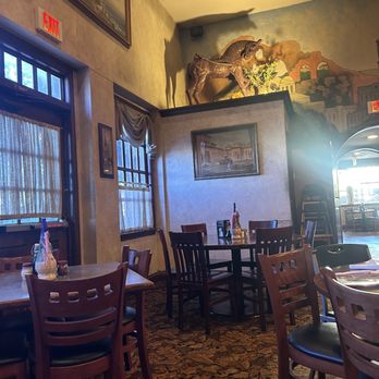 Othello's of Edmond - Restaurant floor - Italian Near Me - Edmond, Oklahoma Othello's of Edmond - Restaurant floor - Italian Near Me - Edmond, Oklahoma