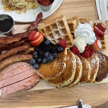 The Breeze Cafe - Berry breakfast board - Breakfast & Brunch Near Me - Newark, California The Breeze Cafe - Berry breakfast board - Breakfast & Brunch Near Me - Newark, California