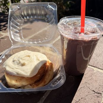 Gordy's Bakery - Cinnamon roll and Ube Latte - Bakeries Near Me - Encinitas, California Gordy's Bakery - Cinnamon roll and Ube Latte - Bakeries Near Me - Encinitas, California