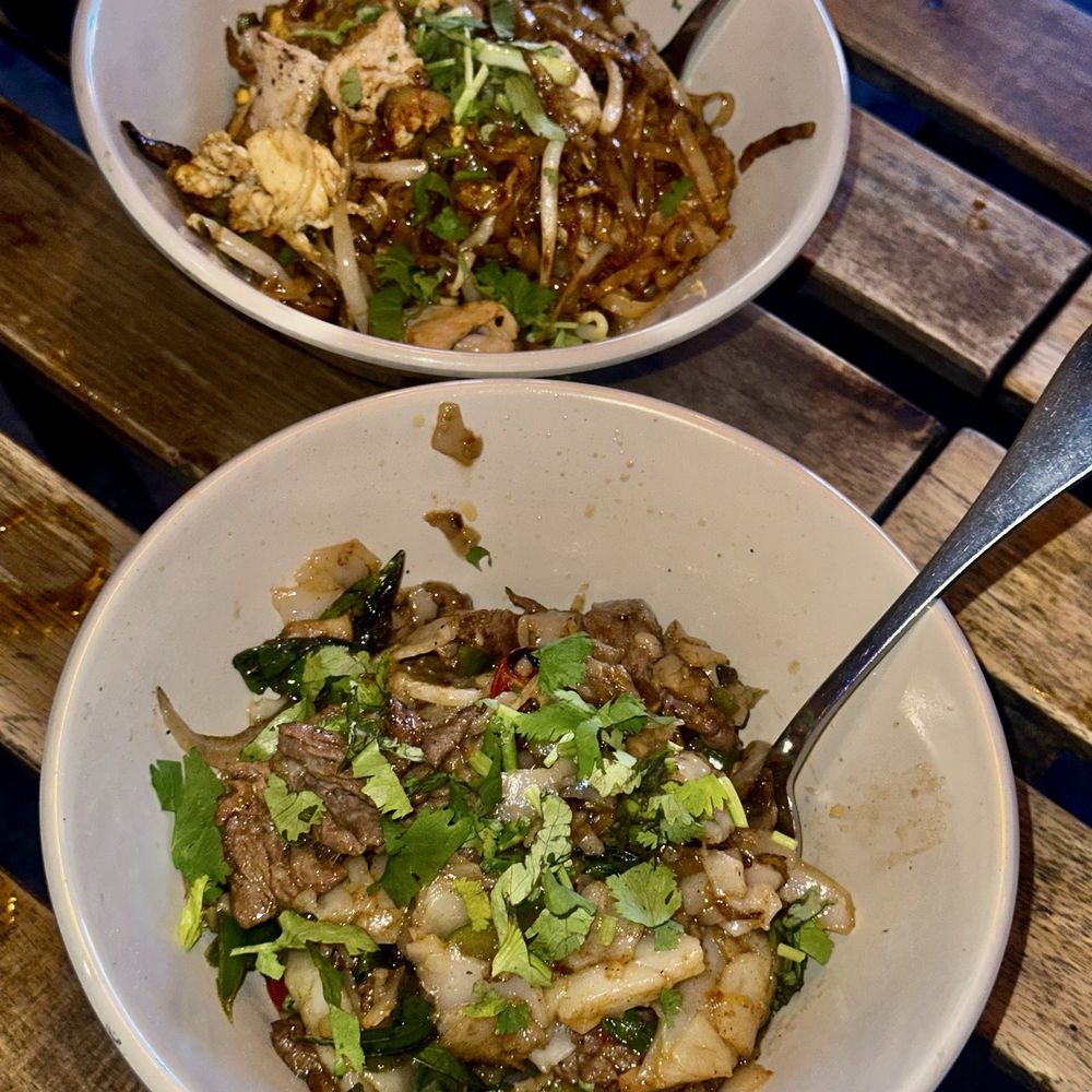 Lung Yai Thai Tapas - chicken pad thai and Pad See Ew with Beef - Tapas/Small Plates Near Me - Miami, Florida Lung Yai Thai Tapas - chicken pad thai and Pad See Ew with Beef - Tapas/Small Plates Near Me - Miami, Florida