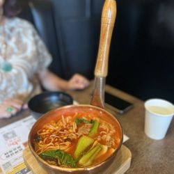 Meow Rice Noodle - Tomato & Beef