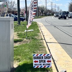 Hometown Barber Shop - 4228 Plank Rd in VA 22407
Next to Zips Dry Cleaner